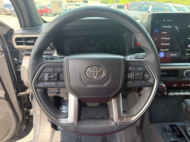 Used 2025 Toyota Tacoma TRD Off-Road AWD/4WD image 23