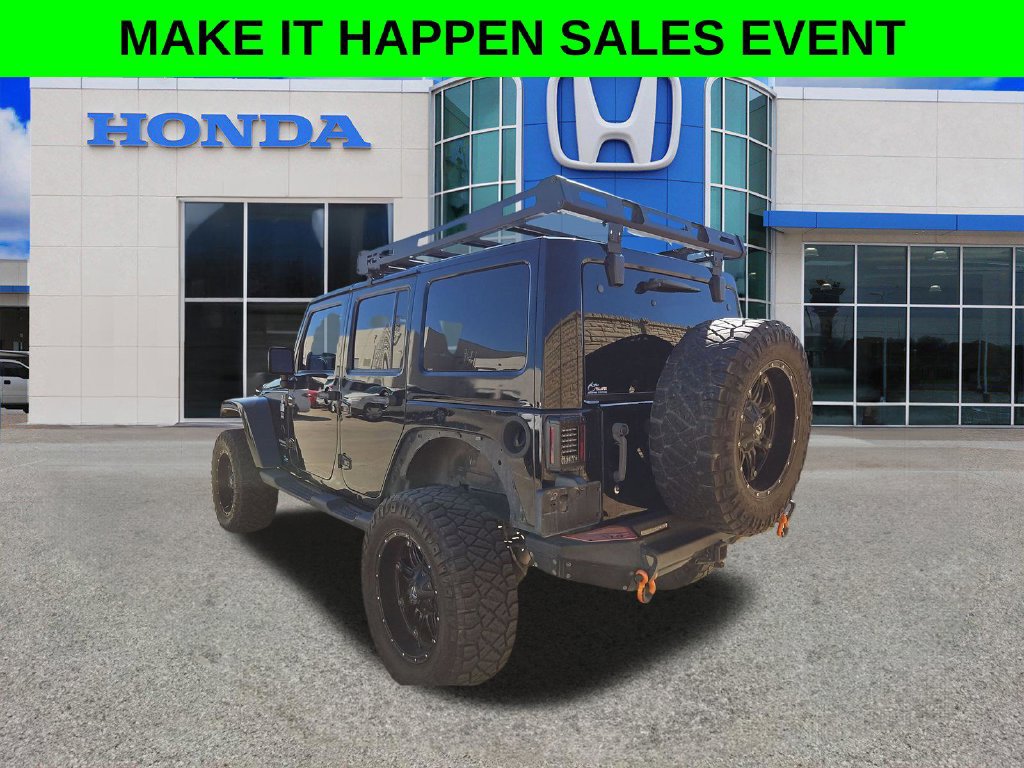 Used 2015 Jeep Wrangler Unlimited Sahara w/ Dual Top Group AWD/4WD image 16