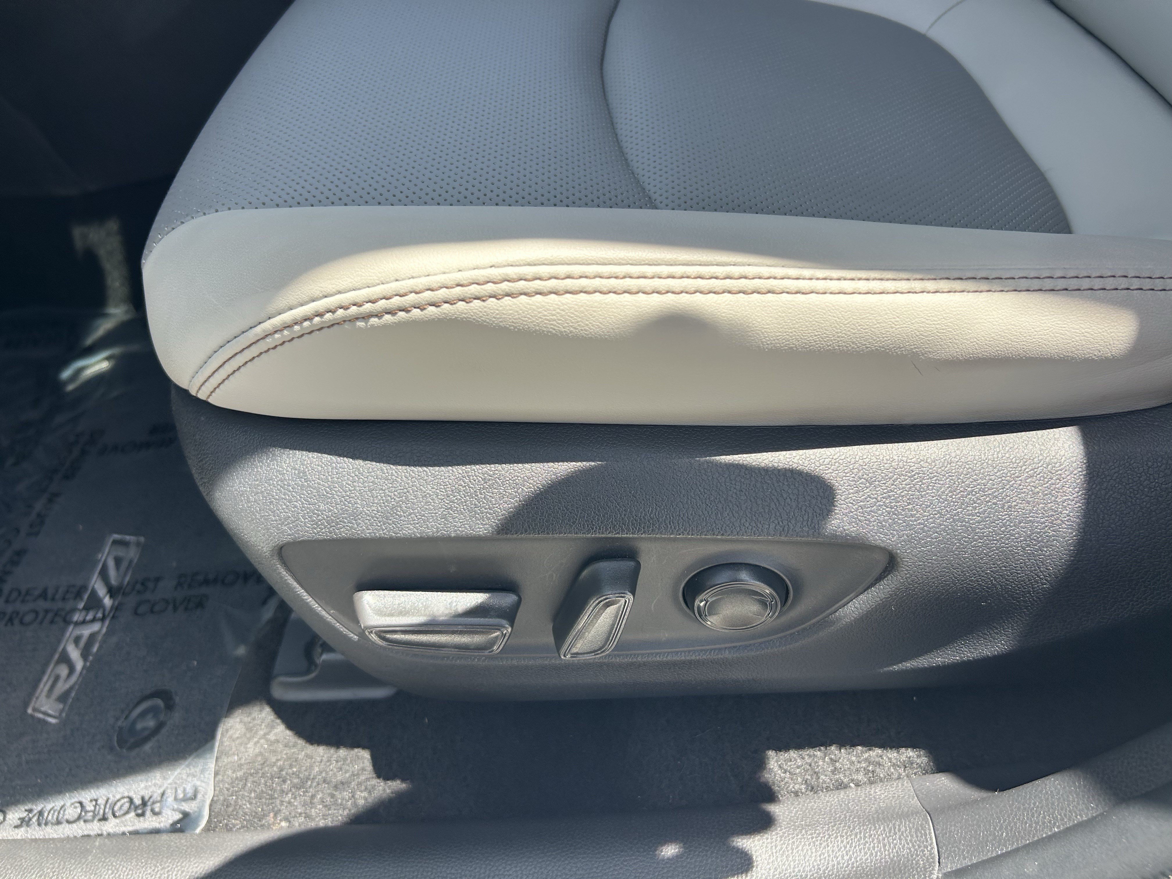 Used 2025 Toyota RAV4 Limited w/ Advanced Technology Package FWD image 31