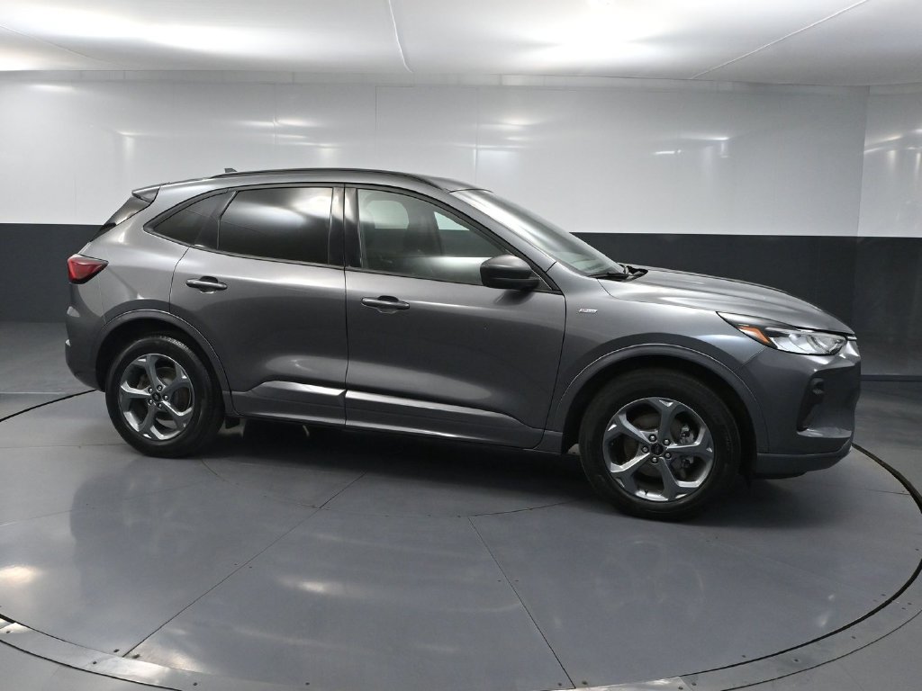Used 2024 Ford Escape ST-Line w/ Tech Pack #1 AWD/4WD image 3