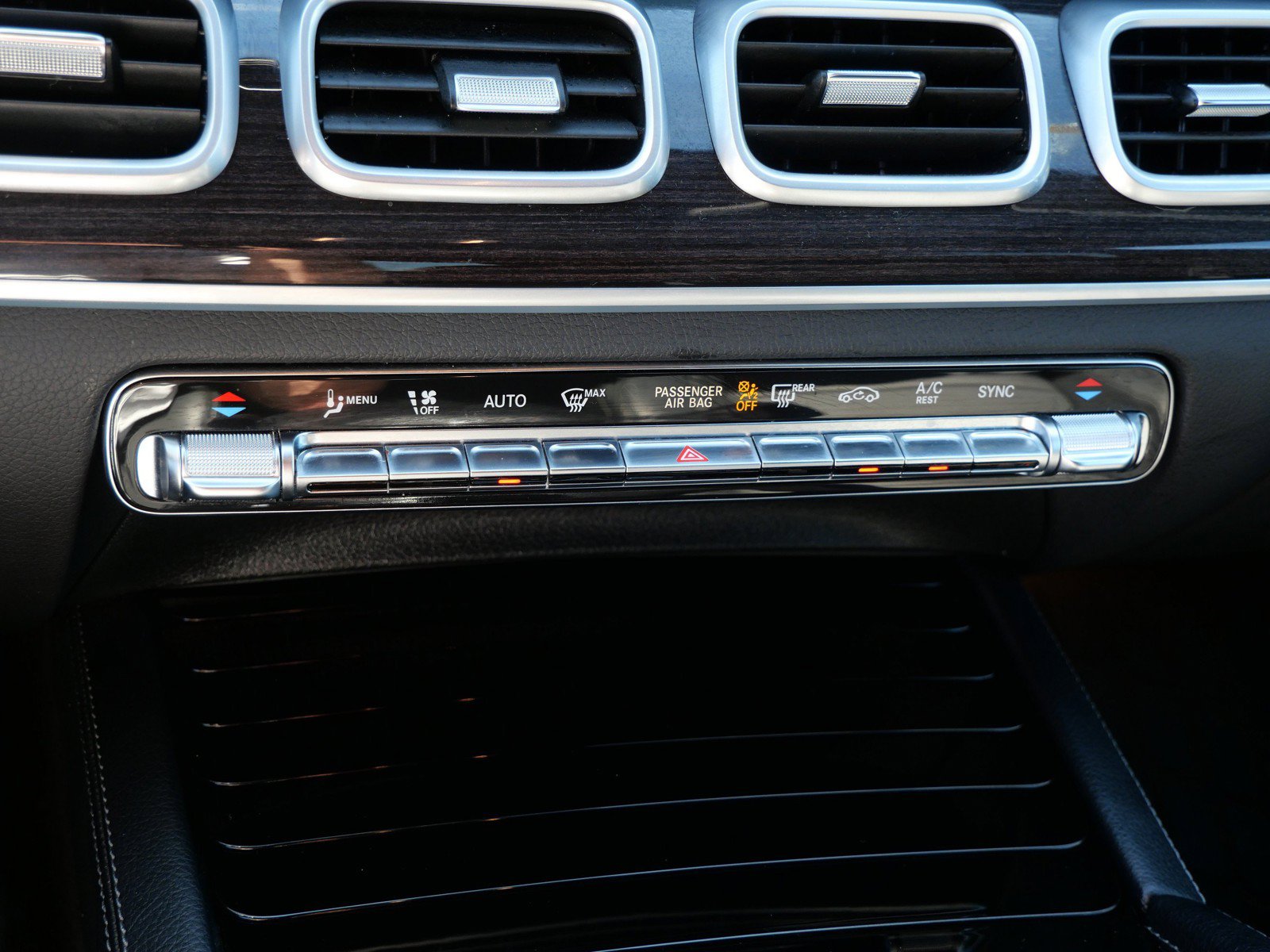 Used 2023 Mercedes-Benz GLS 450 4MATIC image 19