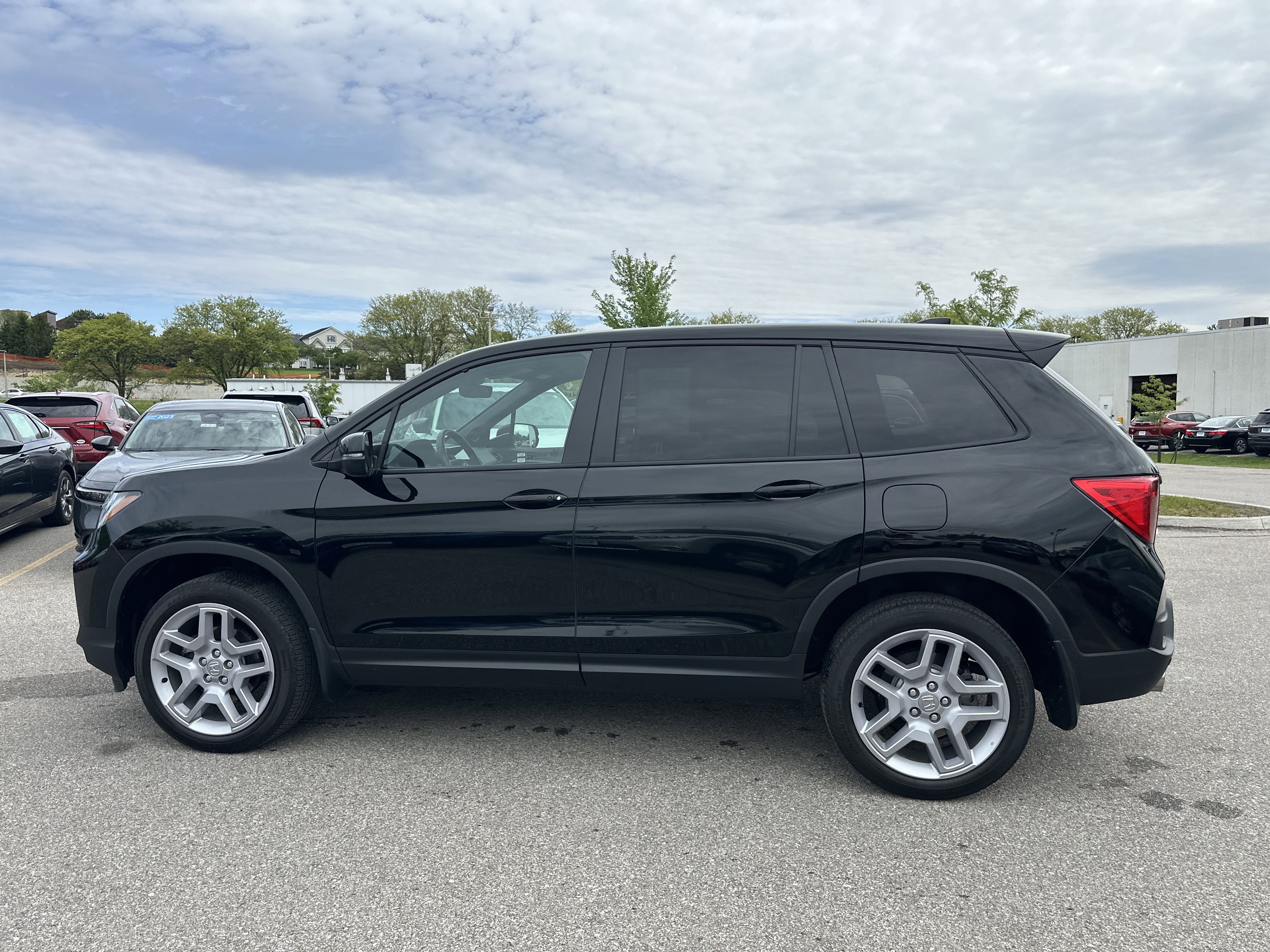 Used 2025 Honda Passport EX-L image 6