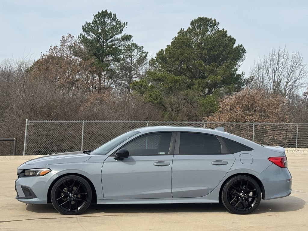 Used 2023 Honda Civic Sport image 3