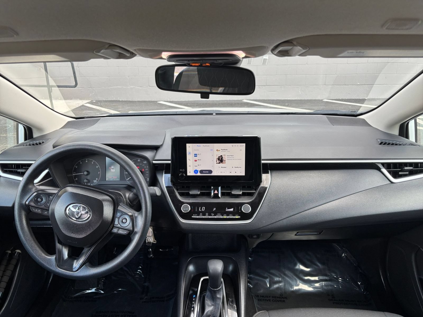 Used 2025 Toyota Corolla LE FWD image 27