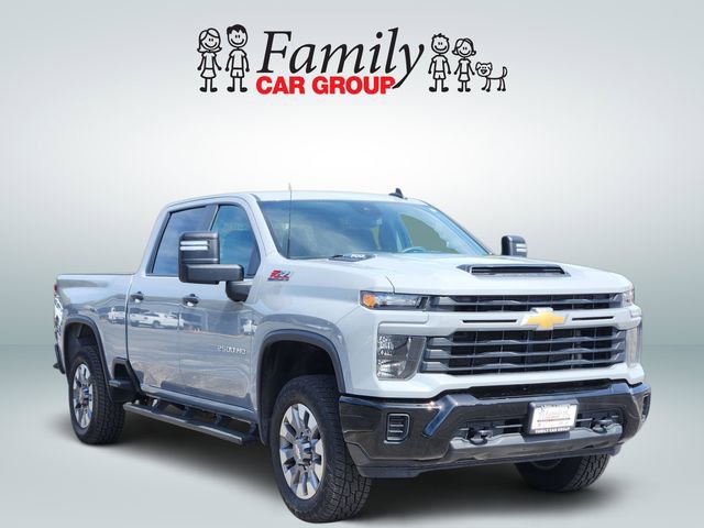 Used 2024 Chevrolet Silverado 2500 Custom w/ Custom Convenience Package image 2