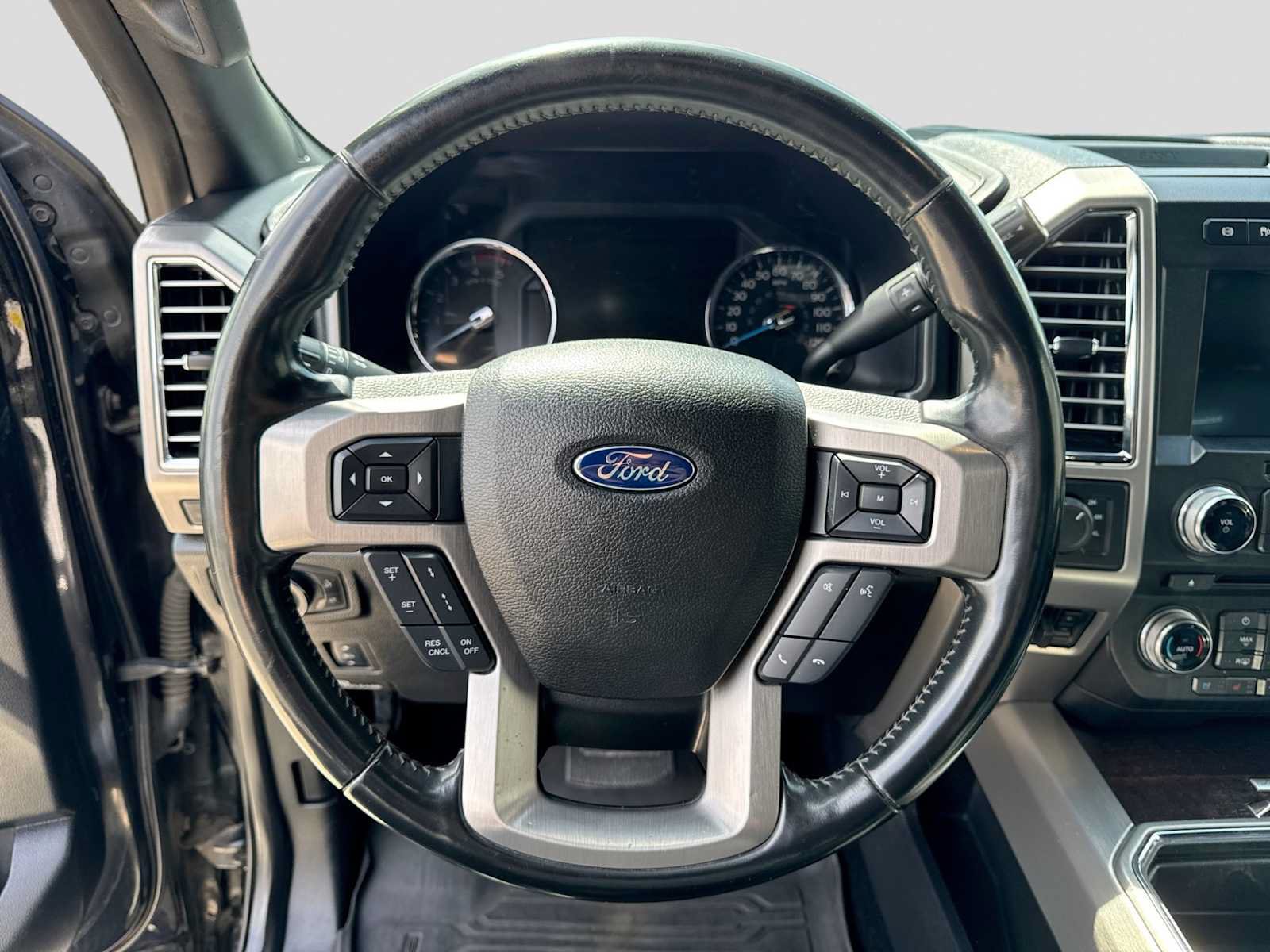 Used 2017 Ford F250 Platinum w/ Platinum Ultimate Package AWD/4WD image 23