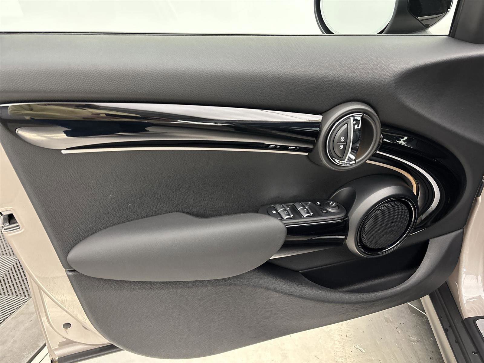 Used 2023 MINI Cooper S image 26