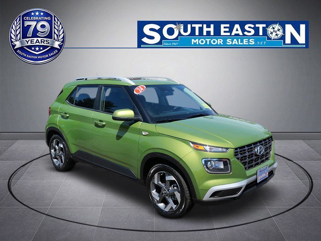 Used 2024 Hyundai Venue SEL FWD image 2