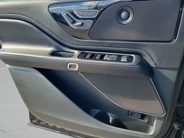Used 2023 Lincoln Aviator Reserve RWD image 18