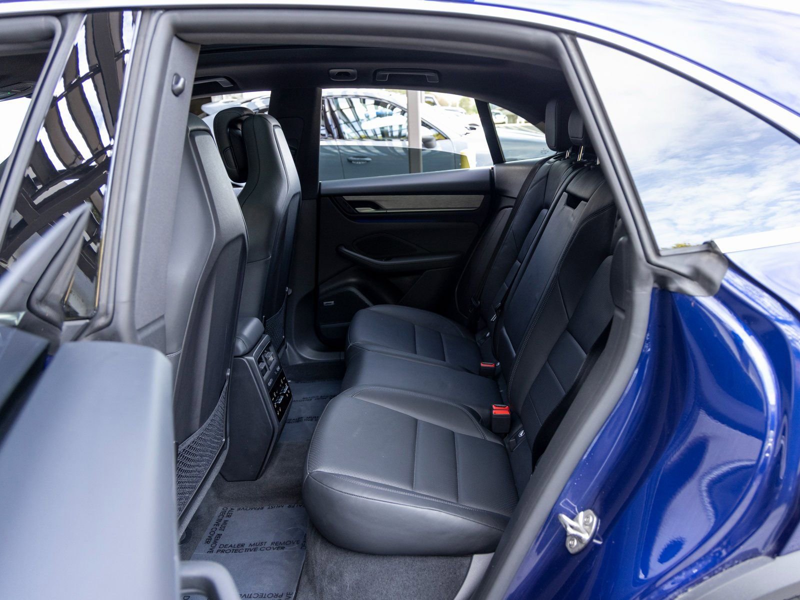 Certified 2025 Porsche Macan 4 Electric image 41