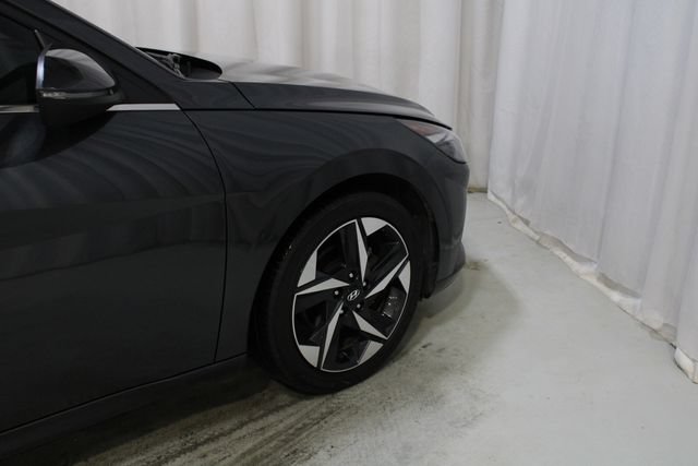 Used 2023 Hyundai Elantra Limited FWD image 30