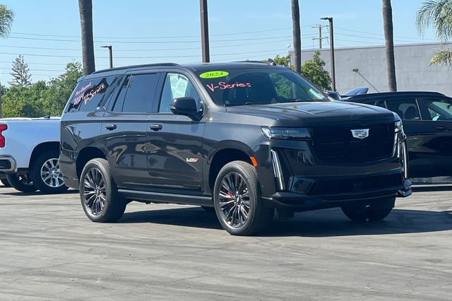 Used 2024 Cadillac Escalade V w/ LPO, ONYX Package image 2
