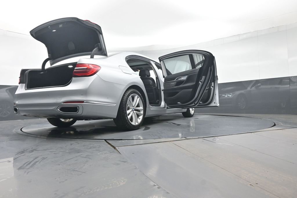 Used 2016 BMW 750i xDrive image 48