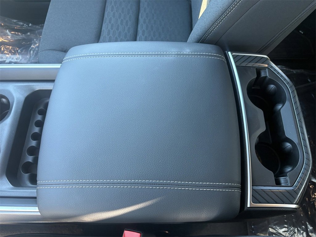 New 2026 RAM 1500 4x4 Crew Cab image 33