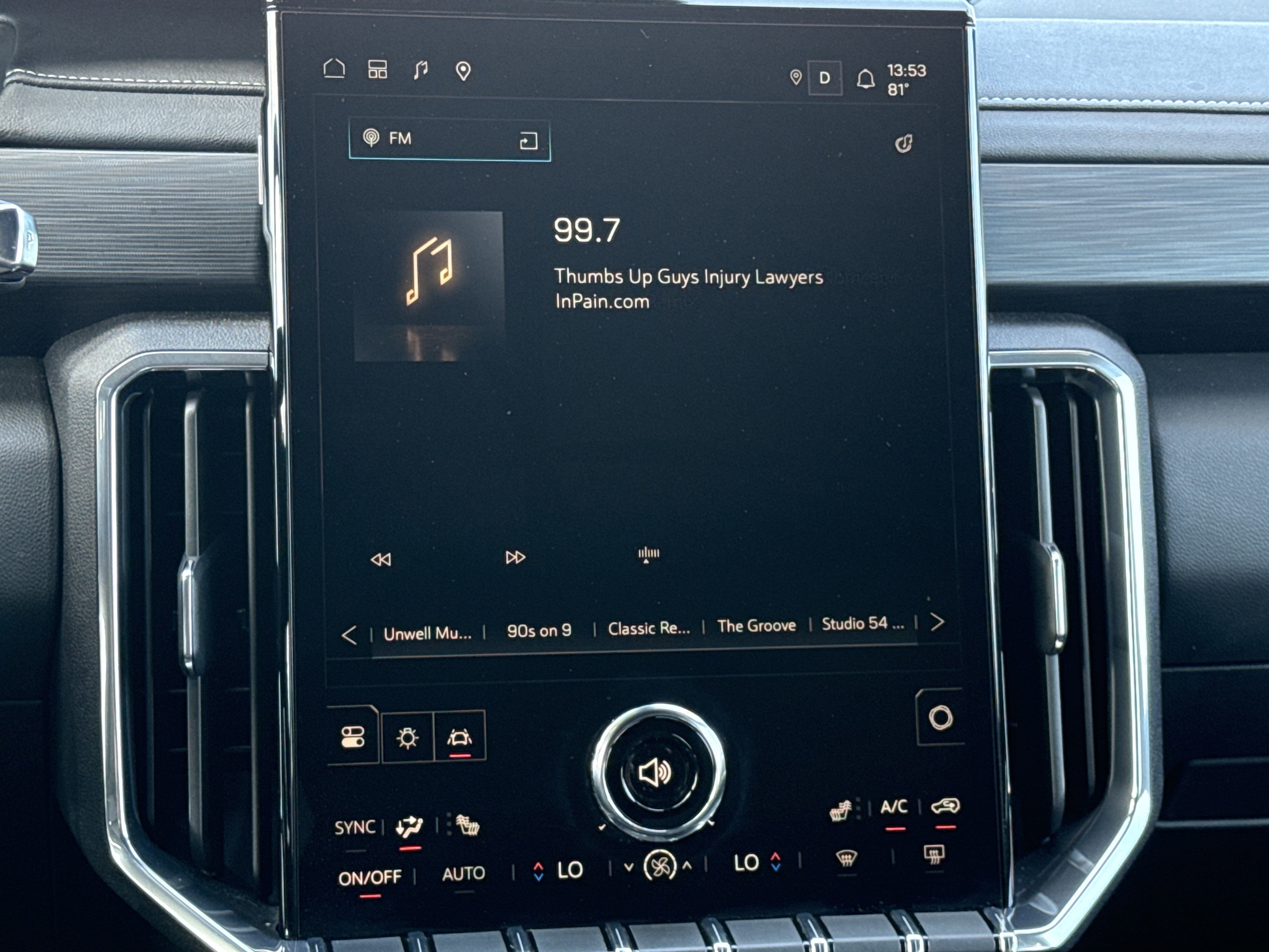 Used 2025 GMC Acadia Elevation image 35