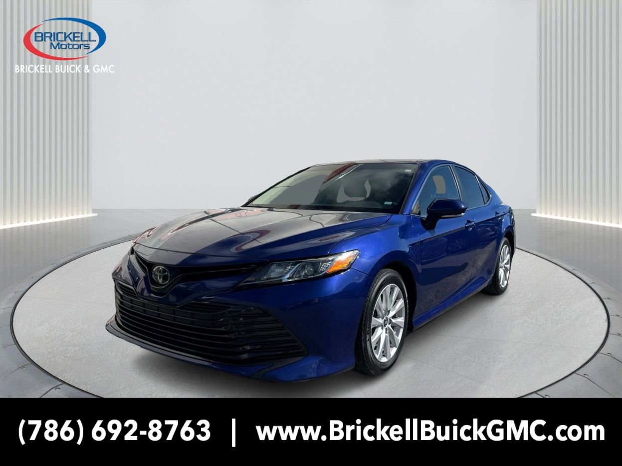 Used 2018 Toyota Camry LE image 1