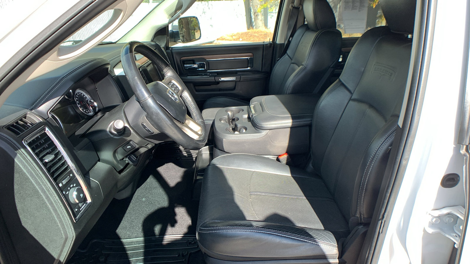 Used 2018 RAM 1500 Laramie image 15