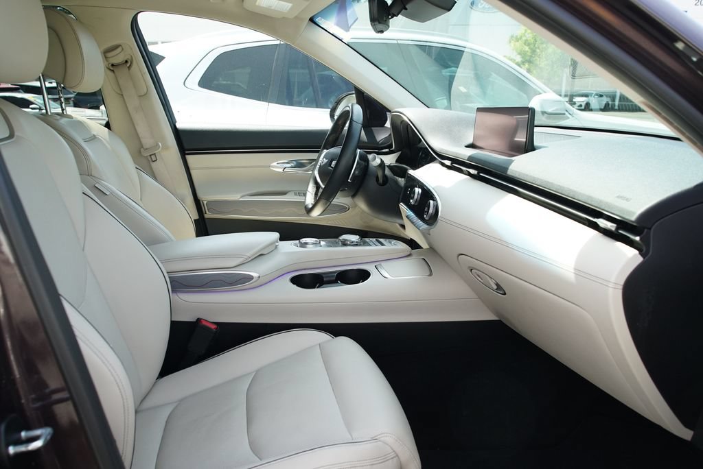 Used 2022 Genesis GV70 2.5T w/ Advanced Package AWD/4WD image 9