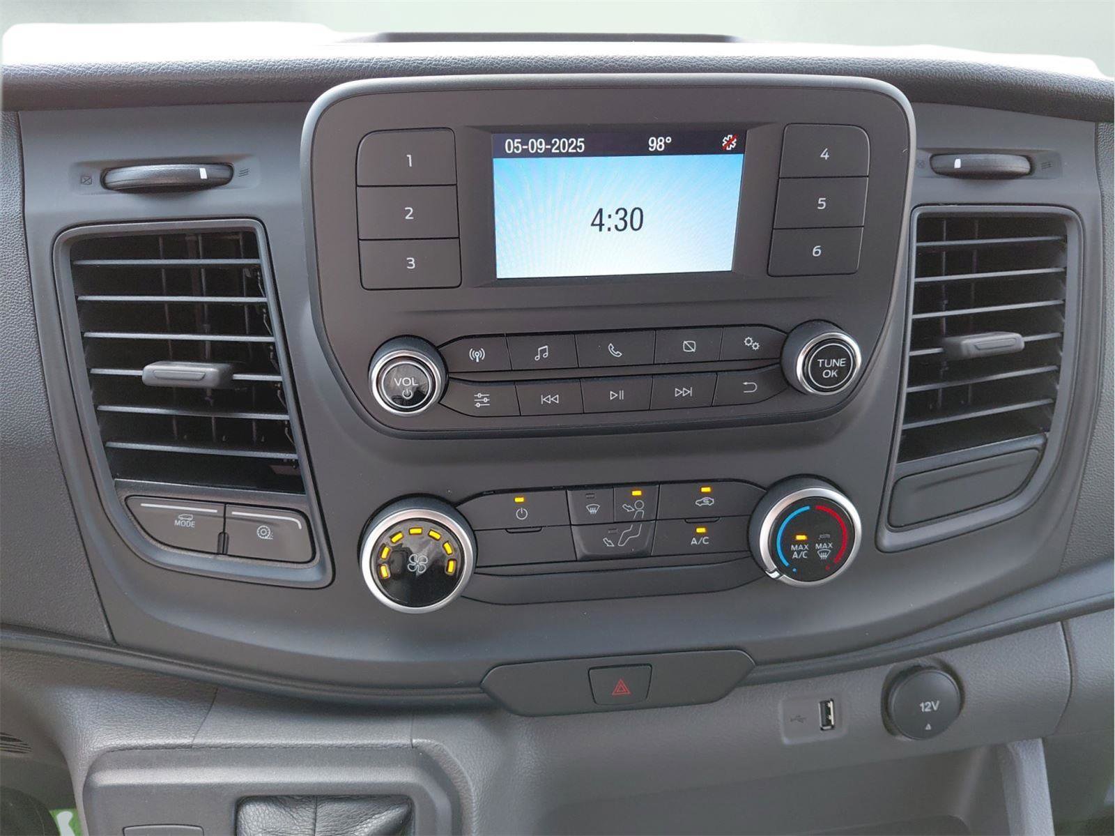 New 2025 Ford Transit 250 148 Medium Roof RWD image 34