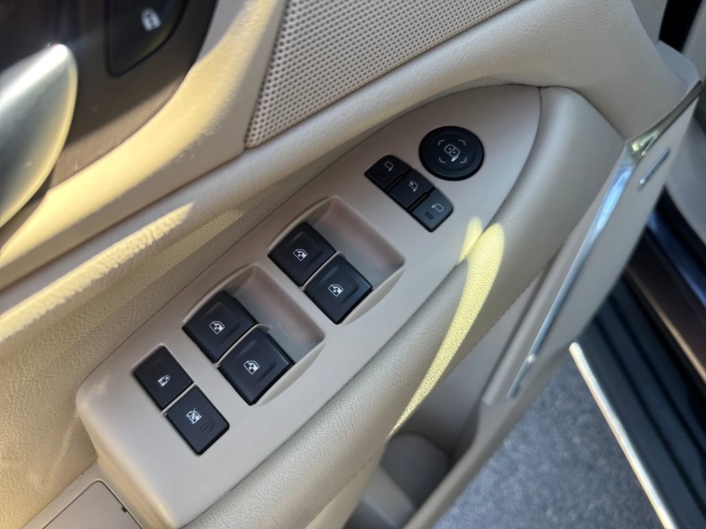 Used 2016 Cadillac Escalade ESV Luxury RWD image 11