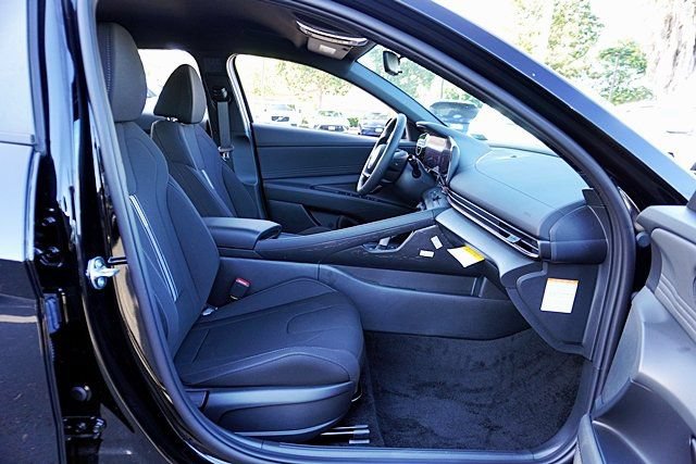 New 2026 Hyundai Elantra Sport FWD image 15