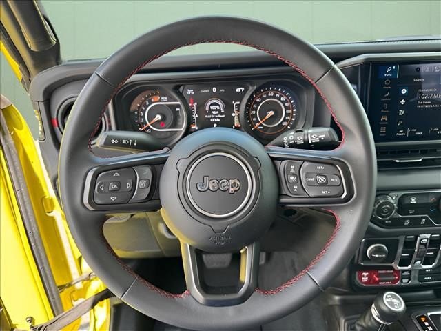 Used 2024 Jeep Wrangler Unlimited Rubicon AWD/4WD image 26