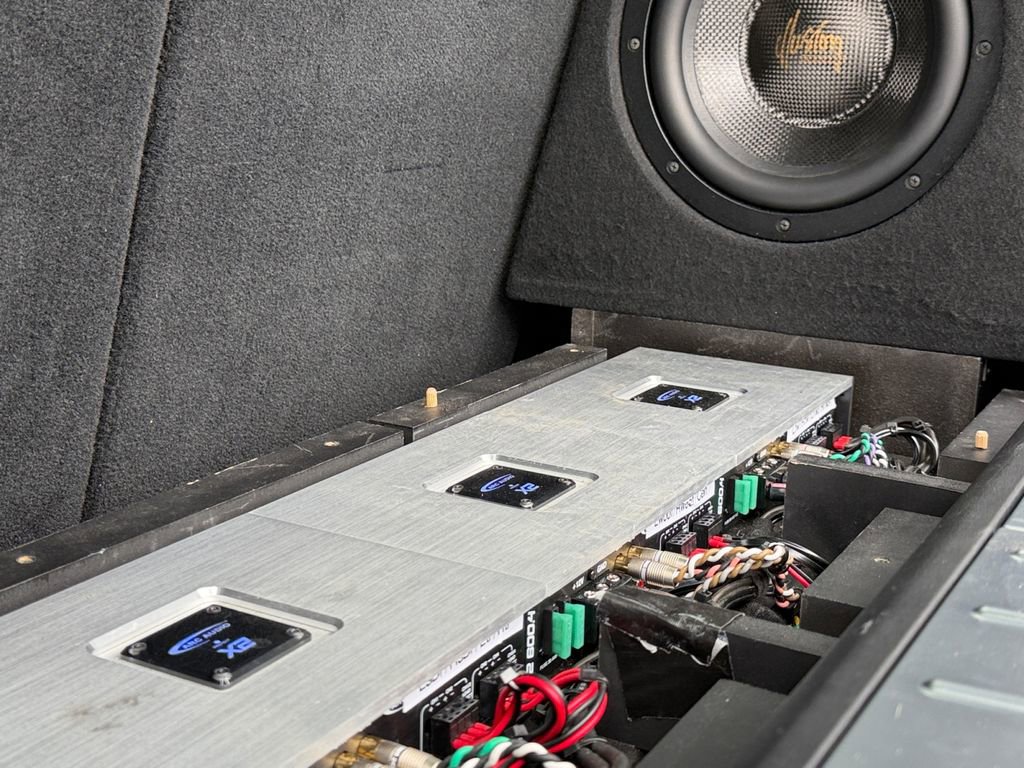 Used 2020 Tesla Model X Performance image 25