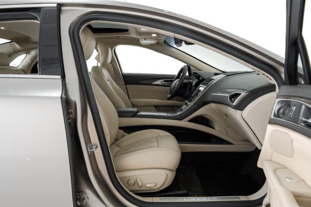 Used 2019 Lincoln MKZ Reserve FWD image 40