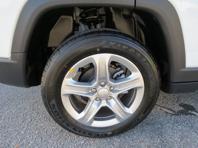 New 2024 Jeep Compass Latitude image 12