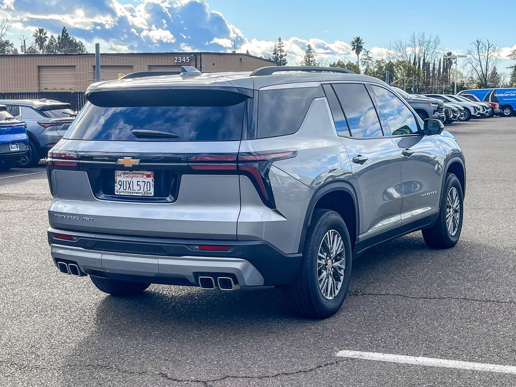 Used 2026 Chevrolet Traverse LT w/ Driver Confidence Package image 4