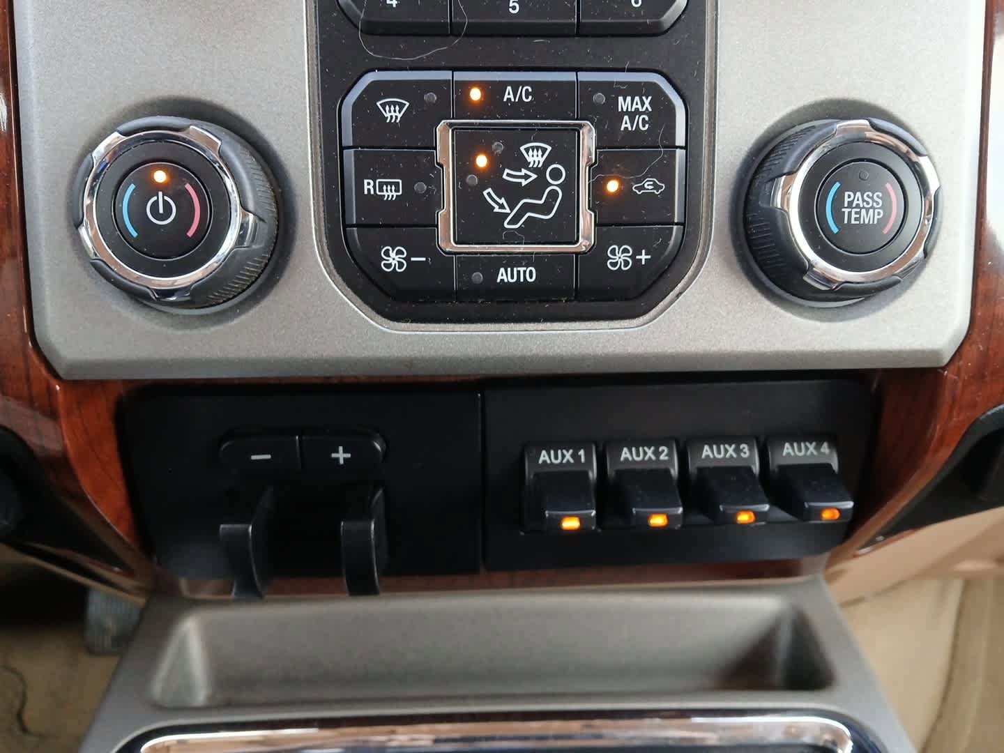 Used 2015 Ford F250 King Ranch w/ FX4 Off-Road Package AWD/4WD image 34