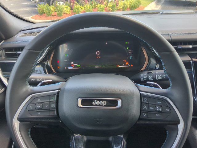 Used 2022 Jeep Grand Cherokee Trailhawk AWD/4WD image 31