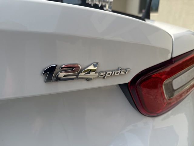 Used 2019 FIAT 124 Spider Classica w/ Technology Group RWD image 7