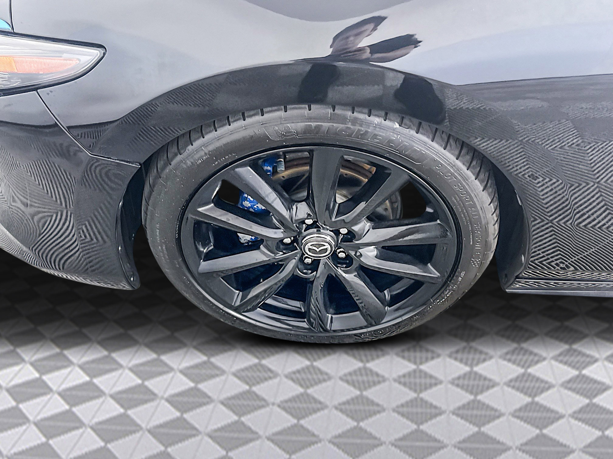 Used 2020 MAZDA MAZDA3 Hatchback w/ Premium Package image 32