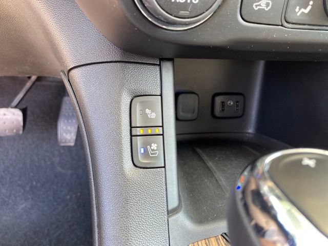 Used 2019 GMC Acadia Denali w/ Technology Package AWD/4WD image 28