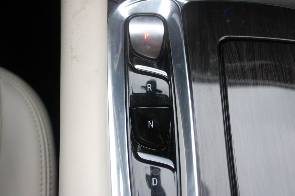 Used 2023 Buick Enclave Essence FWD image 42
