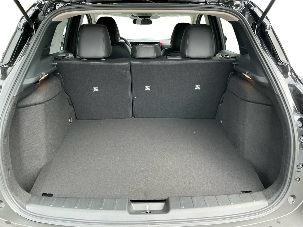 New 2026 Nissan Kicks SR w/ SR Premium Package AWD/4WD image 14