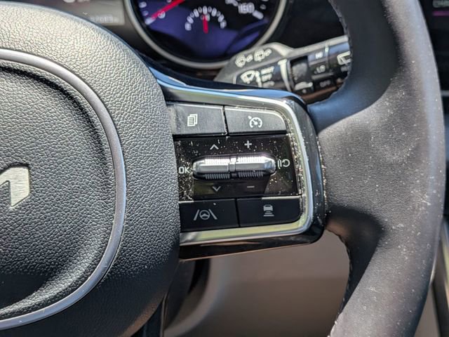 Used 2024 Kia Carnival EX FWD image 14