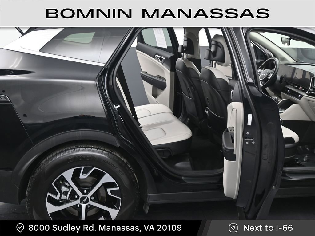 Used 2024 Kia Sportage EX image 10