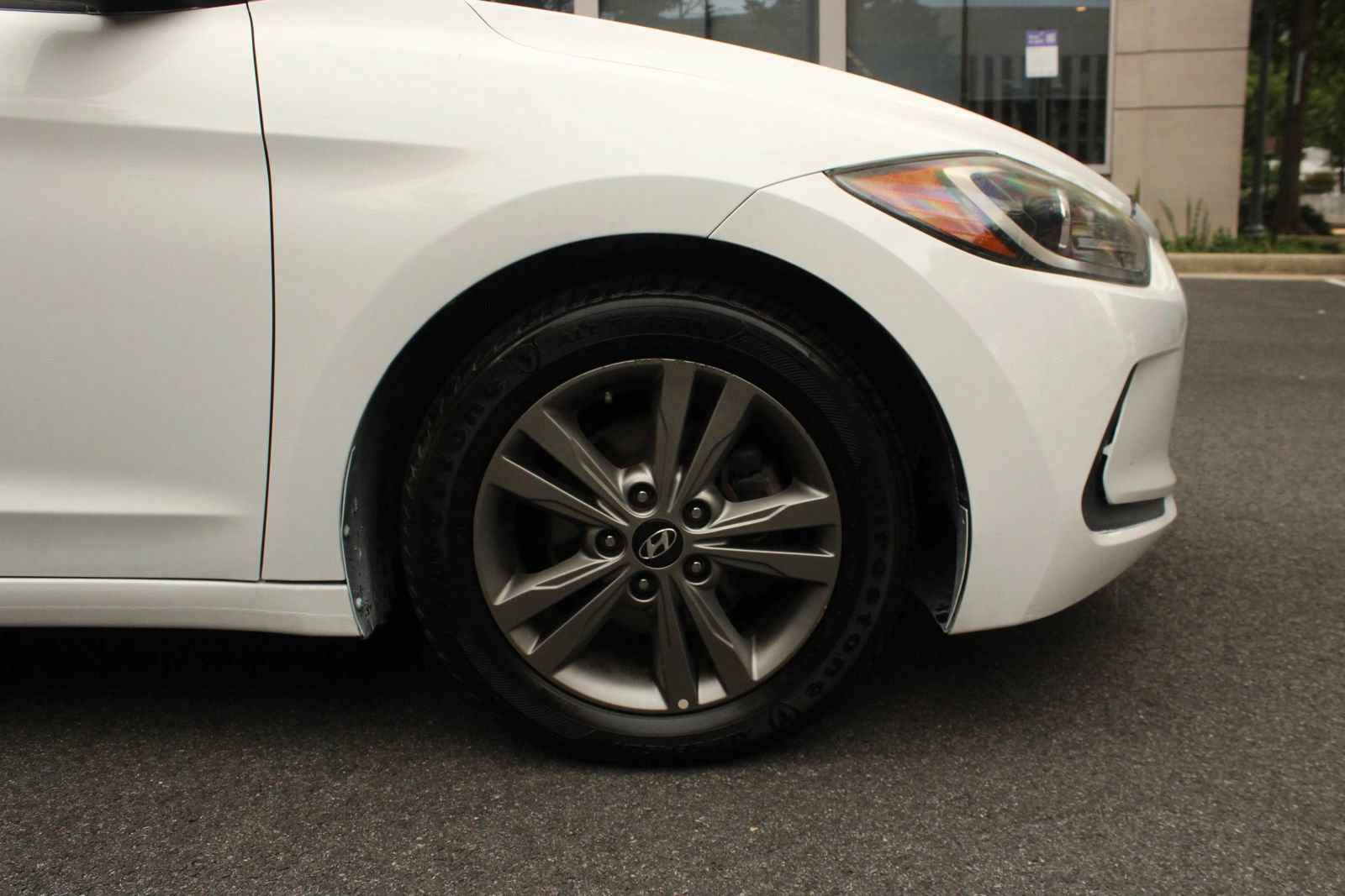 Used 2017 Hyundai Elantra SE FWD image 4