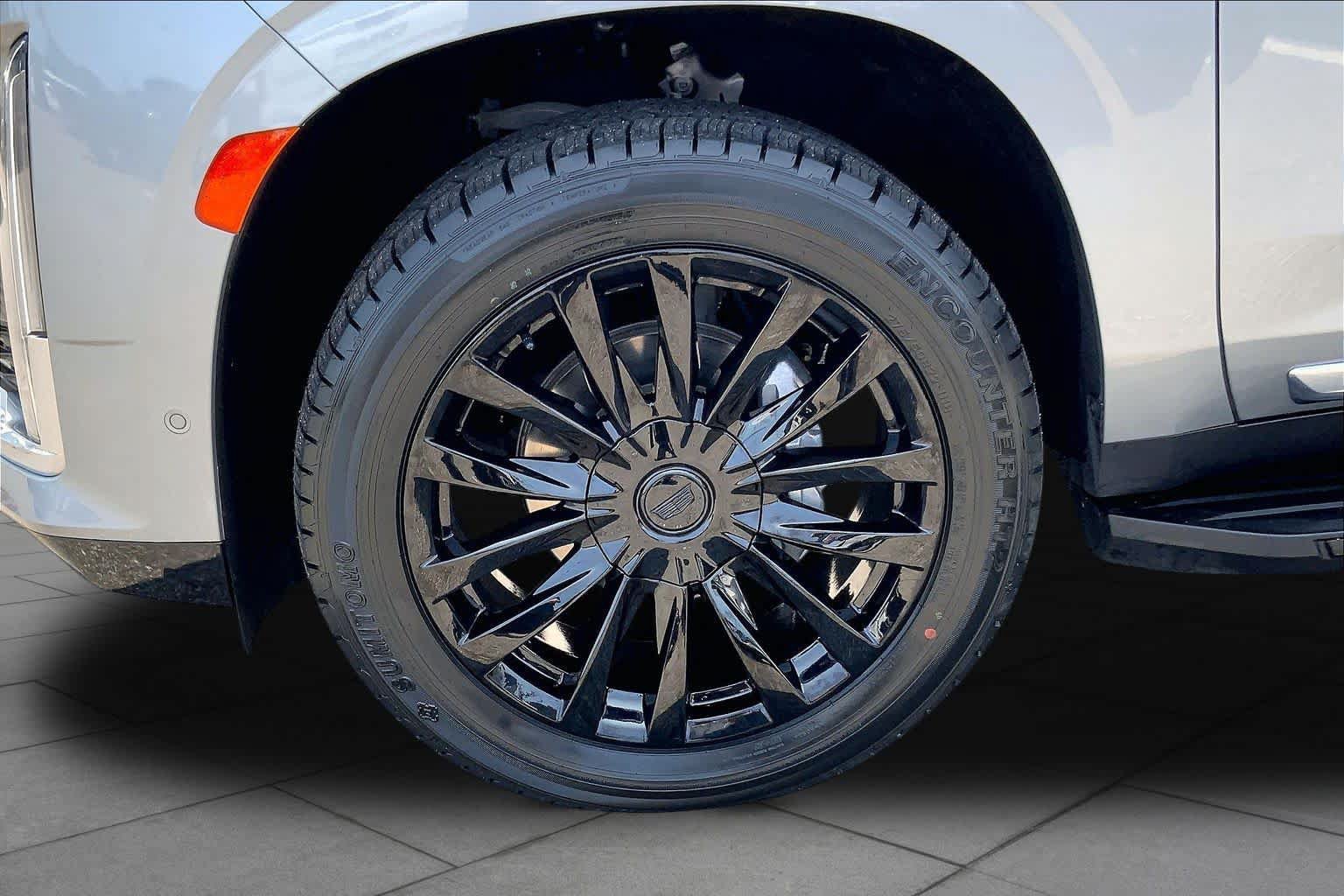 Used 2023 Cadillac Escalade Premium Luxury w/ LPO, Floor Liner Package AWD/4WD image 11