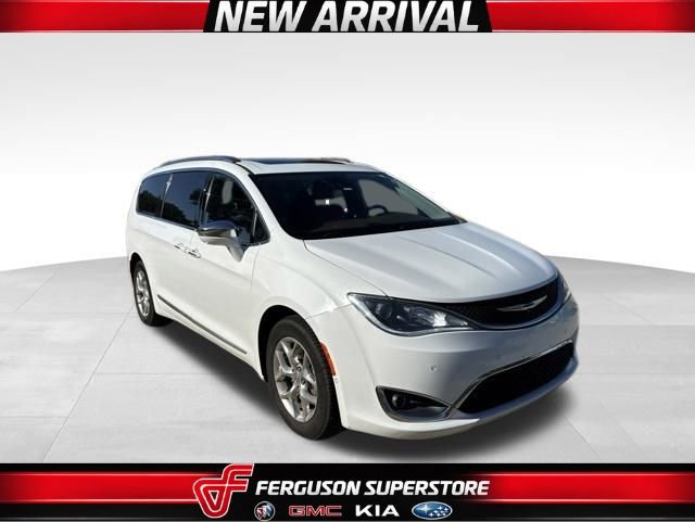 Used 2017 Chrysler Pacifica Limited w/ UConnect Theater Package FWD image 1
