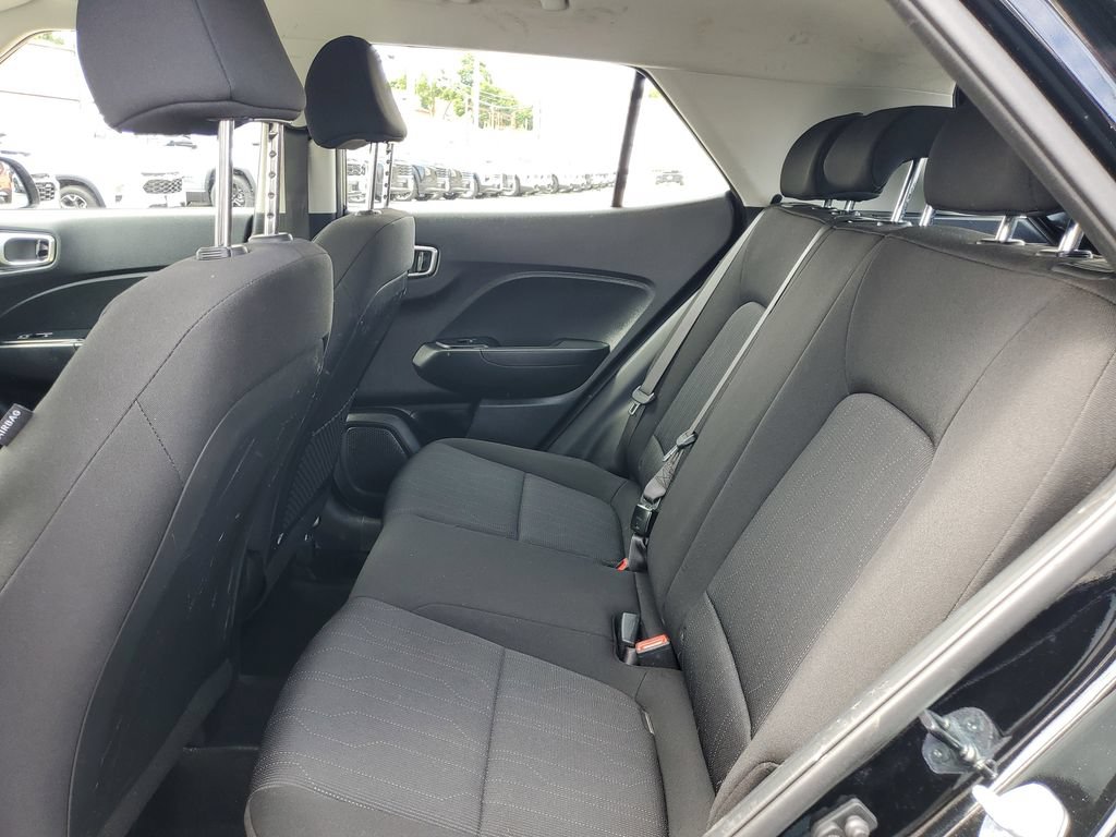 Used 2026 Hyundai Venue SE FWD image 7