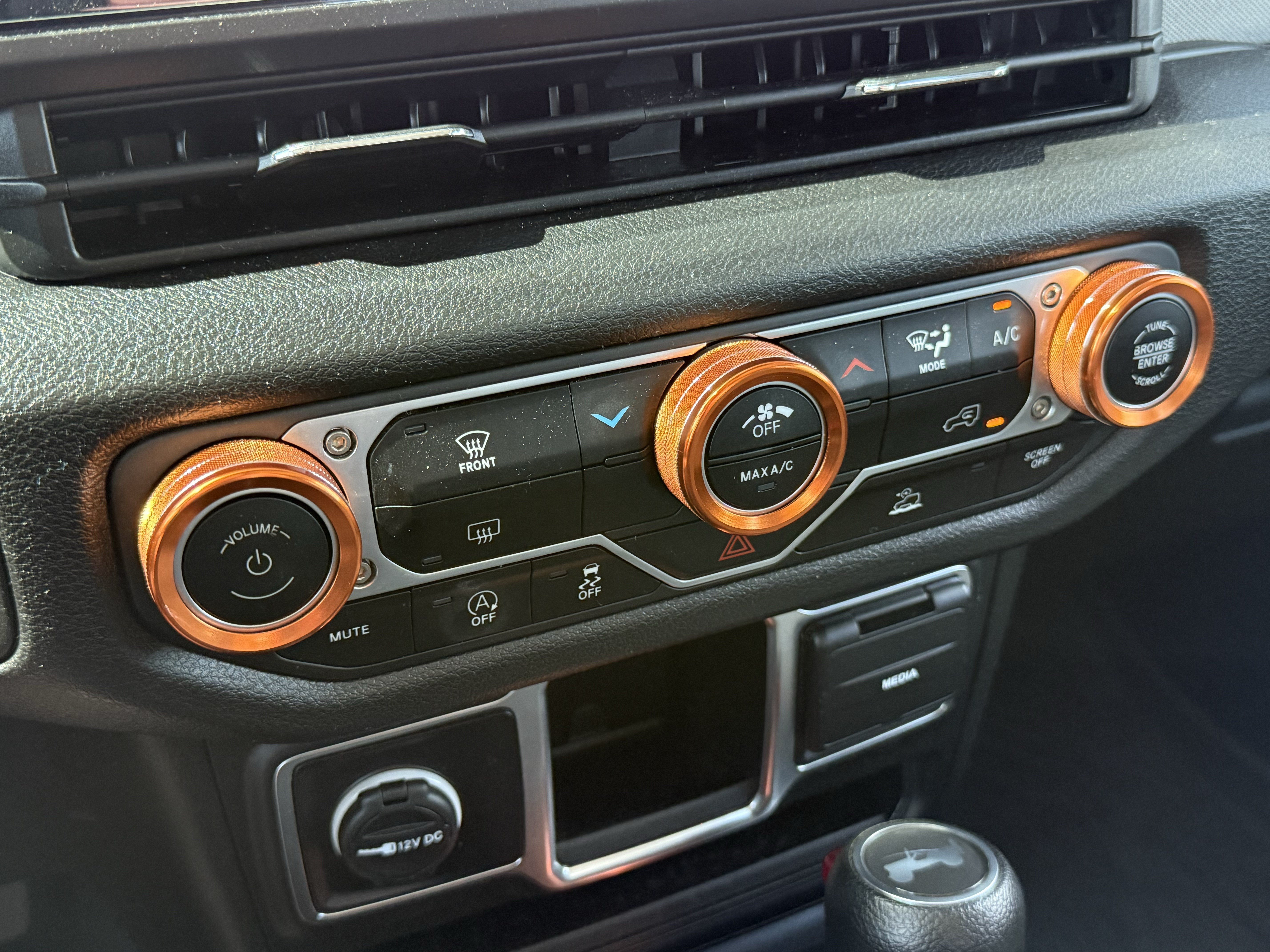 Used 2024 Jeep Wrangler Sport AWD/4WD image 30