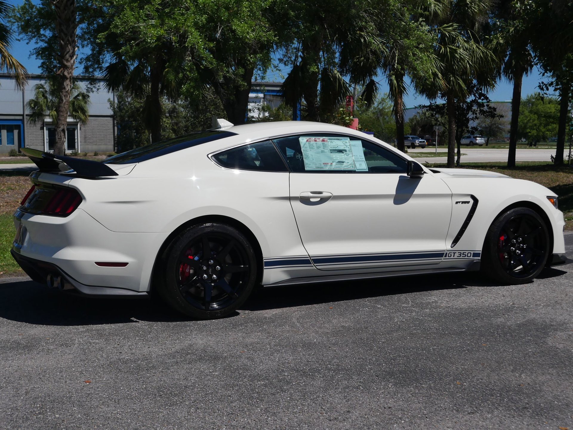 Used 2020 Ford Mustang Shelby GT350R w/ GT350R Equipment Group 920A RWD image 55