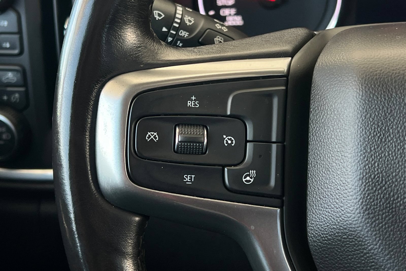 Used 2022 Chevrolet Silverado 1500 LTZ AWD/4WD image 31