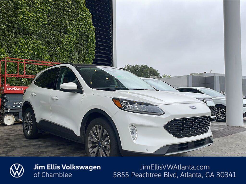 Used 2022 Ford Escape Titanium w/ Class II Trailer Tow Package AWD/4WD image 1