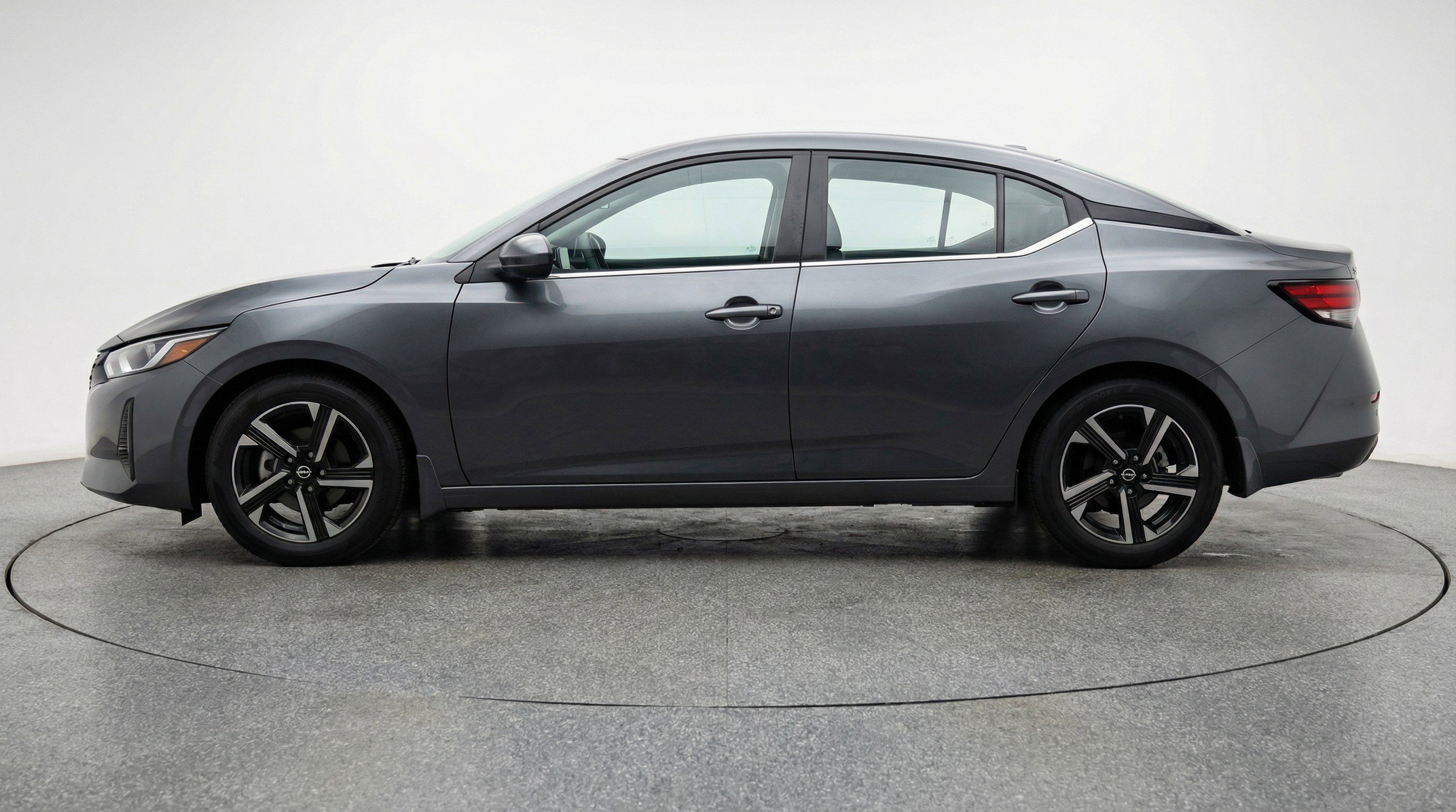 Used 2025 Nissan Sentra SV image 5