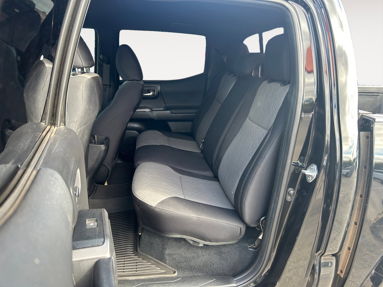 Used 2023 Toyota Tacoma TRD Sport w/ Black Out Package (TMS) image 22