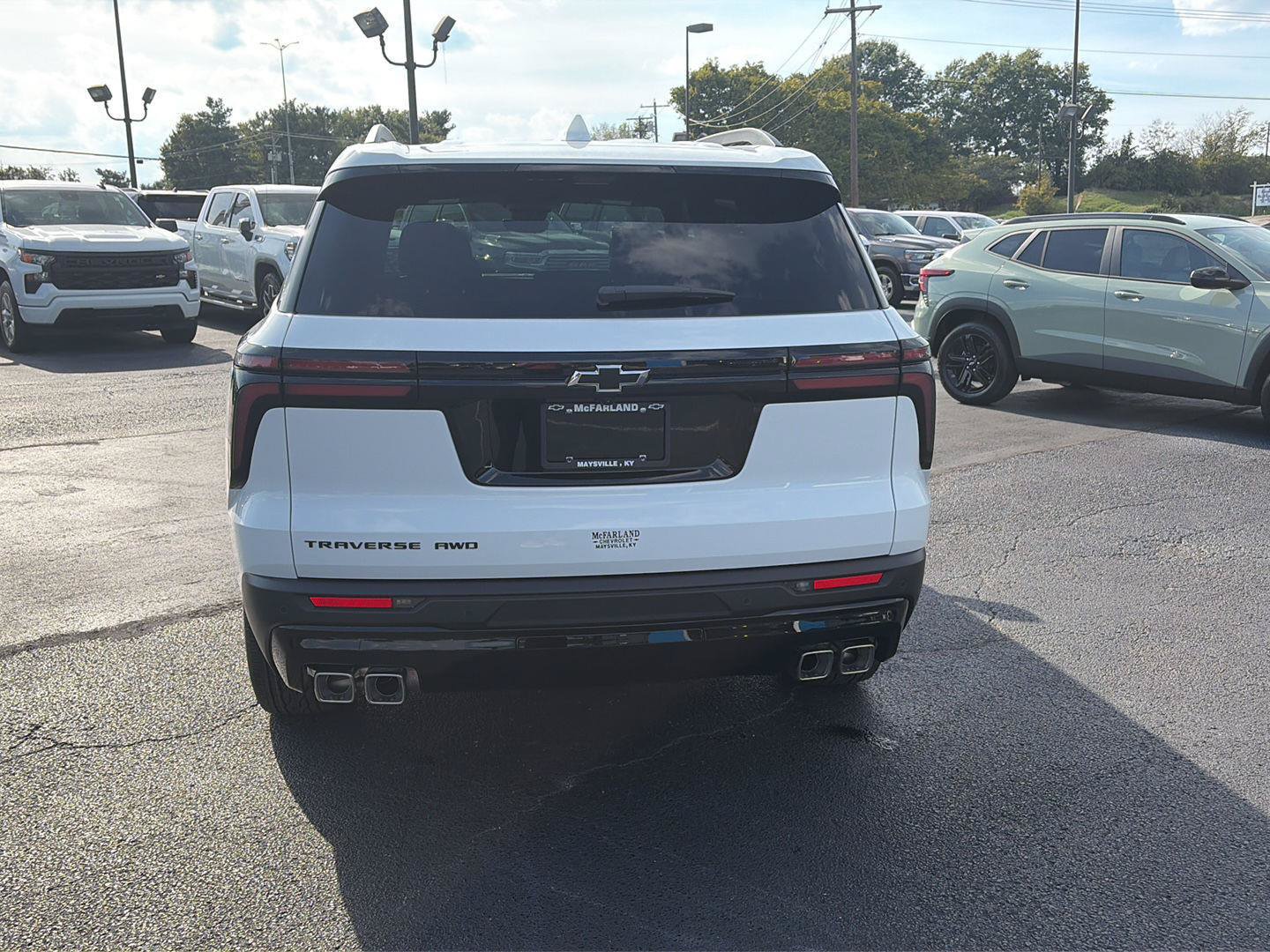 New 2027 Chevrolet Traverse LT w/ Midnight/Sport Edition AWD/4WD image 4